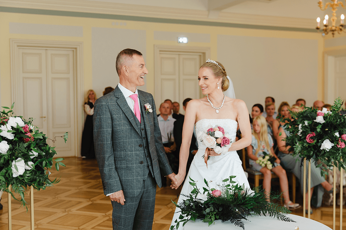 Pulmakorraldaja abiga Epp ja Keith pulm